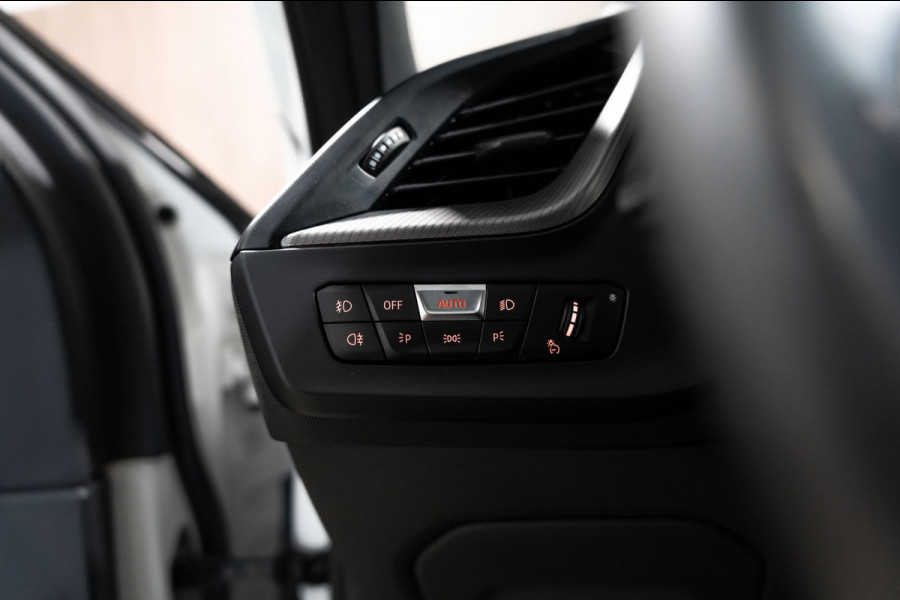 BMW 1-serie 116i M Sport LED NAVI PANO CAMERA