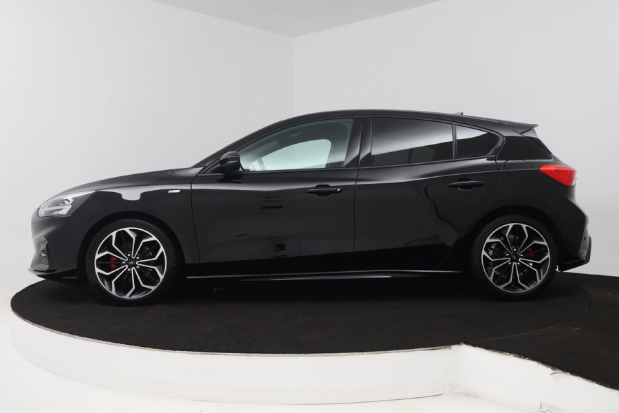 Ford Focus 1.0 EcoBoost ST Line Business (STOEL/STUUR VERWARMING, CAMERA, CRUISE ADAPTIEF, LANE-ASSIST, PARKEERSENSOREN, NAVI)