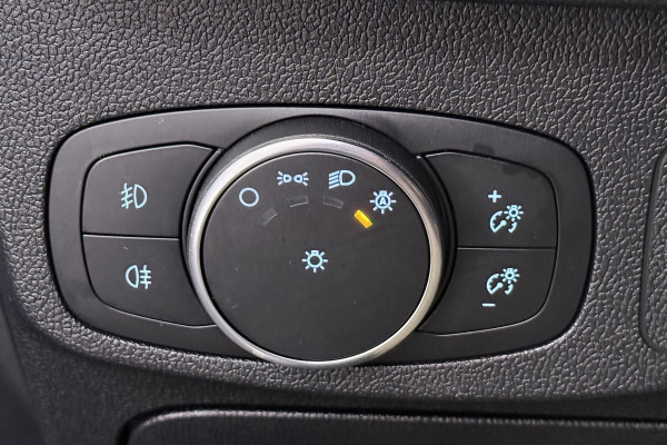 Ford Focus 1.0 EcoBoost ST Line Business (STOEL/STUUR VERWARMING, CAMERA, CRUISE ADAPTIEF, LANE-ASSIST, PARKEERSENSOREN, NAVI)