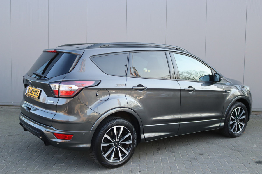 Ford Kuga 1.5 EcoB. 150PK ST Line X Pano-dak/Winter-pack/Camera/Navigatie/Parkeerhulp/Carplay-android