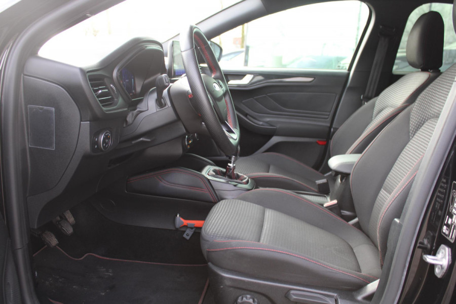 Ford Focus 1.0 EcoBoost Hybrid ST Line X Business Full options | Winter Pack