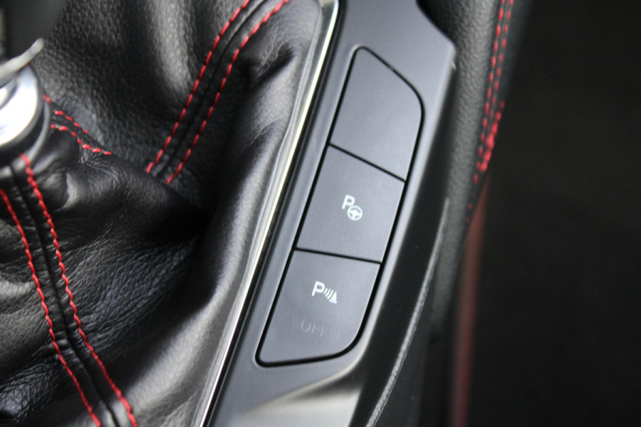 Ford Focus 1.0 EcoBoost Hybrid ST Line X Business Full options | Winter Pack