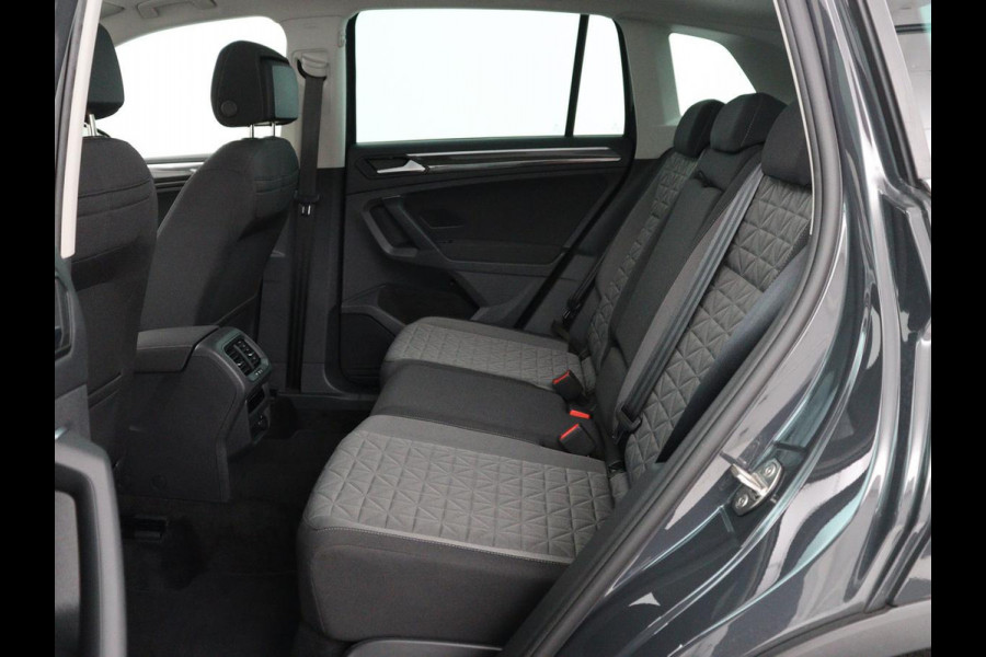 Volkswagen Tiguan 1.4 TSI eHybrid Comfortline | Panoramadak | Camera | Carplay | Adaptive cruise | Keyless | Navigatie | Full LED | Climate control | Virtual Cockpit | Sfeerverlichting | PHEV | Plug In