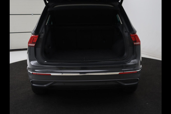 Volkswagen Tiguan 1.4 TSI eHybrid Comfortline | Panoramadak | Camera | Carplay | Adaptive cruise | Keyless | Navigatie | Full LED | Climate control | Virtual Cockpit | Sfeerverlichting | PHEV | Plug In