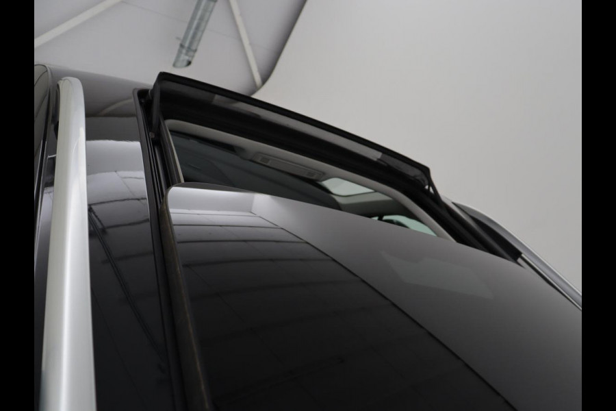 Volkswagen Tiguan 1.4 TSI eHybrid Comfortline | Panoramadak | Camera | Carplay | Adaptive cruise | Keyless | Navigatie | Full LED | Climate control | Virtual Cockpit | Sfeerverlichting | PHEV | Plug In