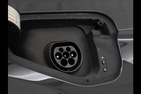 Volkswagen Tiguan 1.4 TSI eHybrid Comfortline | Panoramadak | Camera | Carplay | Adaptive cruise | Keyless | Navigatie | Full LED | Climate control | Virtual Cockpit | Sfeerverlichting | PHEV | Plug In