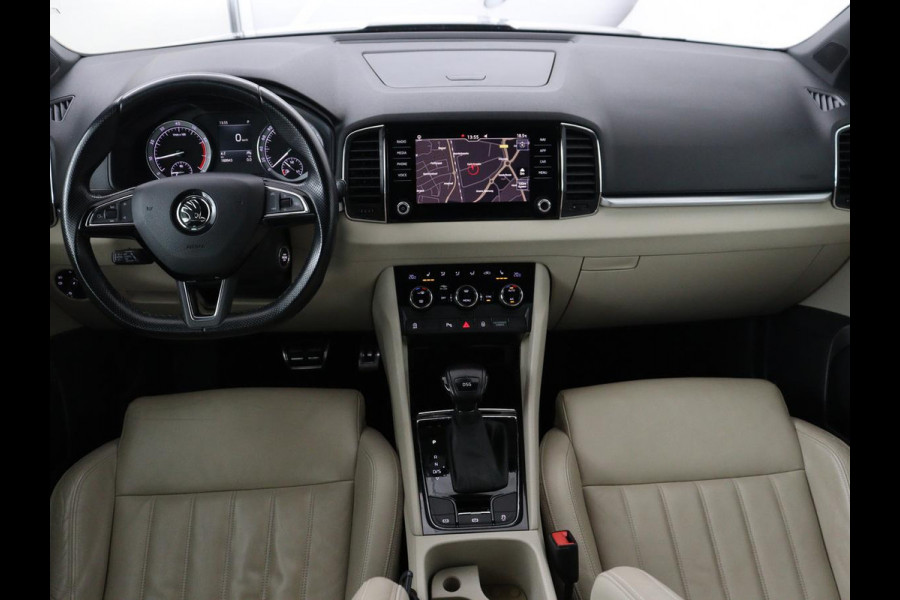 Škoda Karoq 1.5 TSI Business Edition | Panoramadak | Leder | Stoelverwarming | Adaptive cruise | Side Assist | Carplay | Navigatie | Camera | Navigatie | Full LED | Climate control | Parkeerhulp