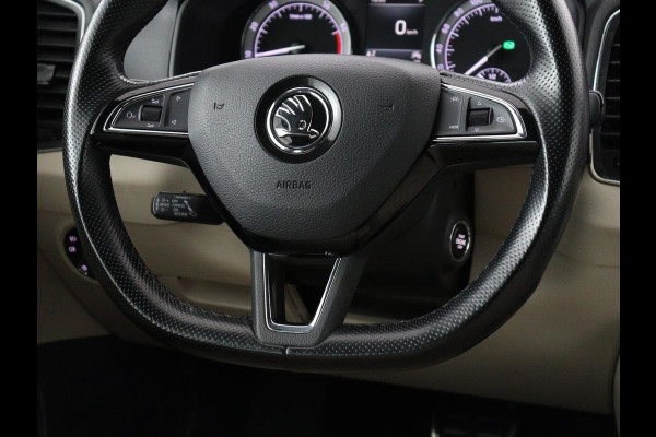 Škoda Karoq 1.5 TSI Business Edition | Panoramadak | Leder | Stoelverwarming | Adaptive cruise | Side Assist | Carplay | Navigatie | Camera | Navigatie | Full LED | Climate control | Parkeerhulp