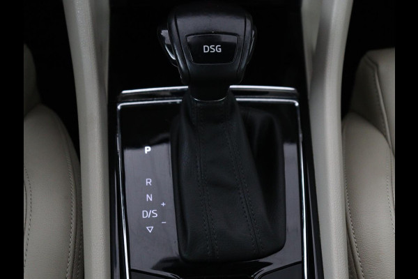 Škoda Karoq 1.5 TSI Business Edition | Panoramadak | Leder | Stoelverwarming | Adaptive cruise | Side Assist | Carplay | Navigatie | Camera | Navigatie | Full LED | Climate control | Parkeerhulp