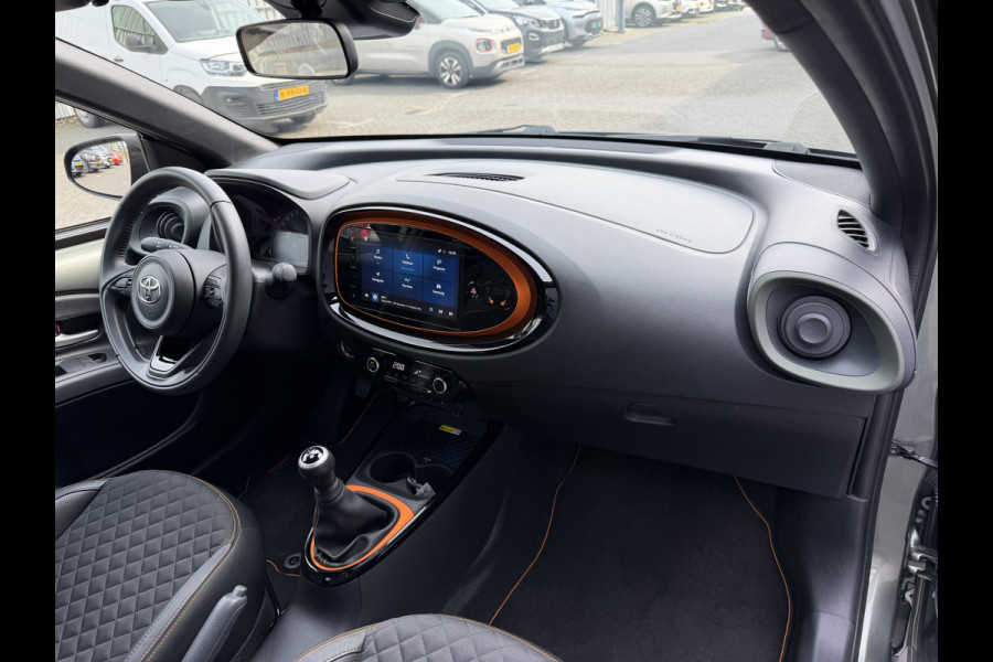 Toyota Aygo X 1.0 VVT-i MT Limited (Camera - Automatische Airco - Stoelverwarming - Keyless Entry - LED - Parkeersensoren V+A - Navigatie - Ad