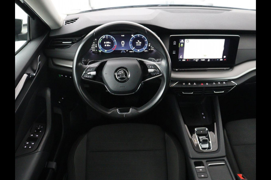Škoda Octavia 1.4 TSI iV PHEV Business Edition | Stoelverwarming | Carplay | Navigatie | Parkeerhulp | Digital Cockpit | Chrome pakket | Full LED | Climate control | Bluetooth | Cruise control | Plug In