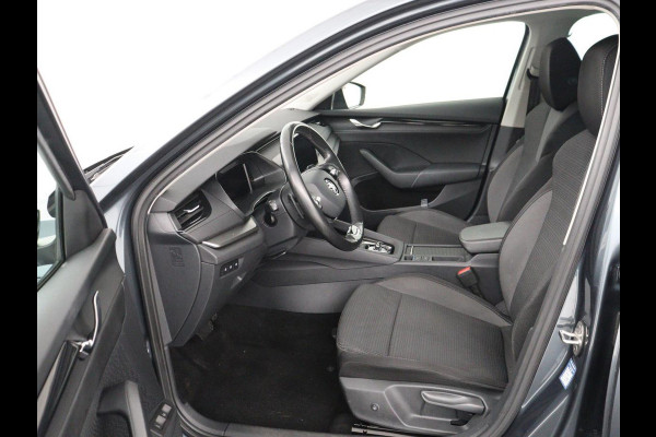 Škoda Octavia 1.4 TSI iV PHEV Business Edition | Stoelverwarming | Carplay | Navigatie | Parkeerhulp | Digital Cockpit | Chrome pakket | Full LED | Climate control | Bluetooth | Cruise control | Plug In