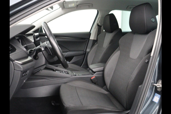 Škoda Octavia 1.4 TSI iV PHEV Business Edition | Stoelverwarming | Carplay | Navigatie | Parkeerhulp | Digital Cockpit | Chrome pakket | Full LED | Climate control | Bluetooth | Cruise control | Plug In