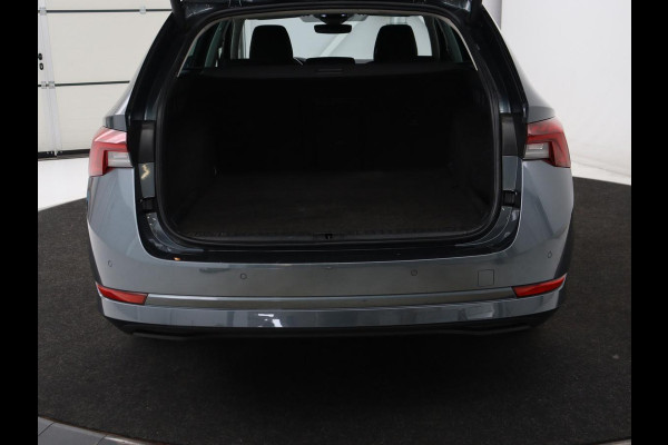 Škoda Octavia 1.4 TSI iV PHEV Business Edition | Stoelverwarming | Carplay | Navigatie | Parkeerhulp | Digital Cockpit | Chrome pakket | Full LED | Climate control | Bluetooth | Cruise control | Plug In