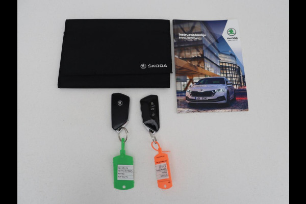 Škoda Octavia 1.4 TSI iV PHEV Business Edition | Stoelverwarming | Carplay | Navigatie | Parkeerhulp | Digital Cockpit | Chrome pakket | Full LED | Climate control | Bluetooth | Cruise control | Plug In