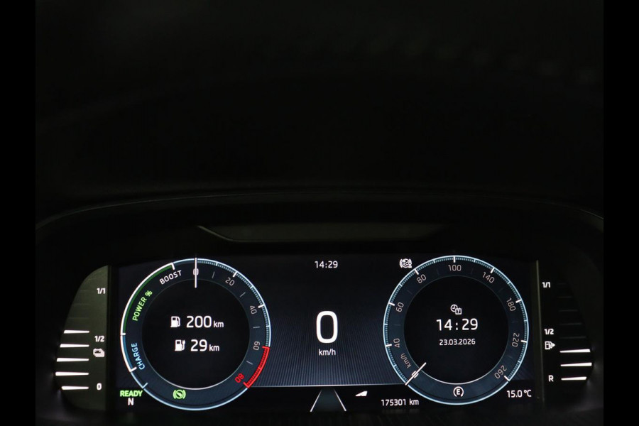 Škoda Octavia 1.4 TSI iV PHEV Business Edition | Stoelverwarming | Carplay | Navigatie | Parkeerhulp | Digital Cockpit | Chrome pakket | Full LED | Climate control | Bluetooth | Cruise control | Plug In