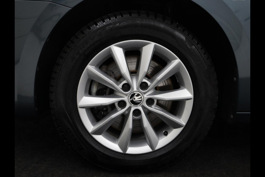 Škoda Octavia 1.4 TSI iV PHEV Business Edition | Stoelverwarming | Carplay | Navigatie | Parkeerhulp | Digital Cockpit | Chrome pakket | Full LED | Climate control | Bluetooth | Cruise control | Plug In