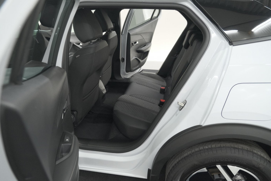 Peugeot 2008 1.2 Hybrid 145 Allure | 360 Camera | Adaptieve Cruise Control | Dodehoekdetectie | Apple Carplay