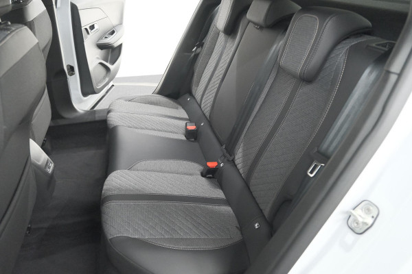 Peugeot 2008 1.2 Hybrid 145 Allure | 360 Camera | Adaptieve Cruise Control | Dodehoekdetectie | Apple Carplay