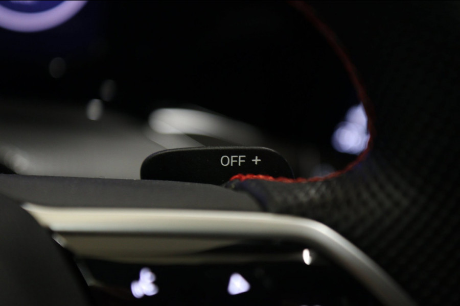 Volkswagen Golf 2.0 TSI GTI CLUBSPORT BLACKSTYLE /PANO/HK/HUD/CARPLAY/IQ/VOLL