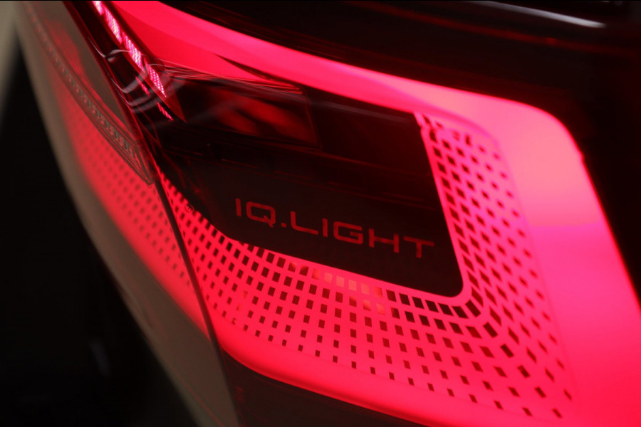 Volkswagen Golf 2.0 TSI GTI CLUBSPORT BLACKSTYLE /PANO/HK/HUD/CARPLAY/IQ/VOLL