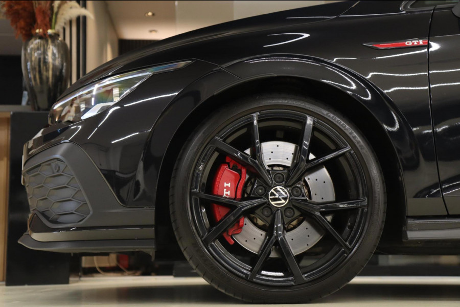 Volkswagen Golf 2.0 TSI GTI CLUBSPORT BLACKSTYLE /PANO/HK/HUD/CARPLAY/IQ/VOLL