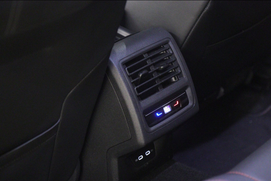 Volkswagen Golf 2.0 TSI GTI CLUBSPORT BLACKSTYLE /PANO/HK/HUD/CARPLAY/IQ/VOLL