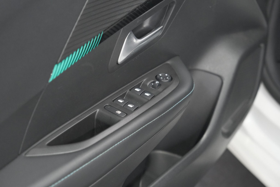 Peugeot 208 PureTech 100 Allure | Parkeersensoren | Apple Carplay | Stoelverwarming