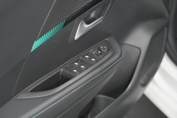 Peugeot 208 PureTech 100 Allure | Parkeersensoren | Apple Carplay | Stoelverwarming