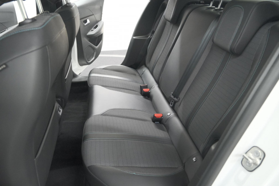 Peugeot 208 PureTech 100 Allure | Parkeersensoren | Apple Carplay | Stoelverwarming