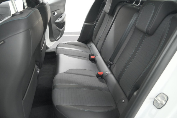 Peugeot 208 PureTech 100 Allure | Parkeersensoren | Apple Carplay | Stoelverwarming