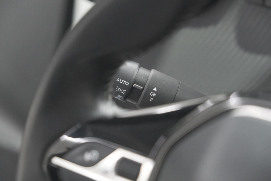 Peugeot 208 PureTech 100 Allure | Parkeersensoren | Apple Carplay | Stoelverwarming