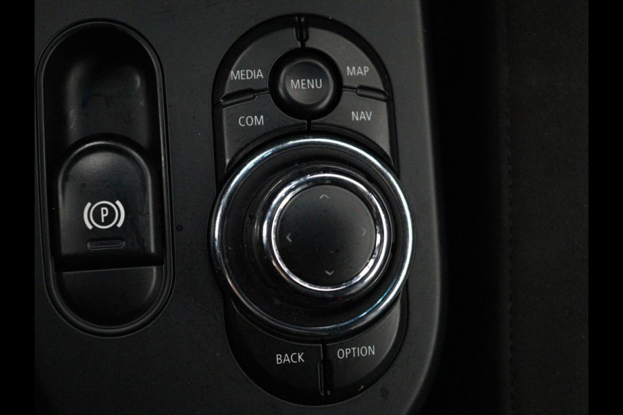 MINI Mini Electric Yours 33kWh | SOH 100% | Panoramadak | Leder | Stoelverwarming | Camera | Warmtepomp | Keyless | Head-Up | Carplay | Navigatie | Full LED | Park Assist