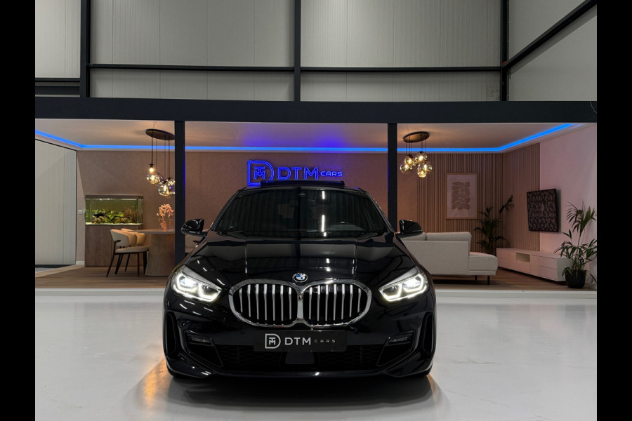 BMW 1-serie M Sport | Pano | 19" | Elek. Klep | ACC | Leder | Stoelverw.