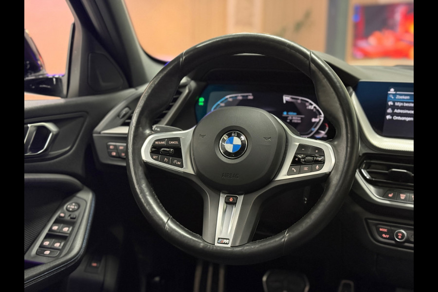 BMW 1-serie M Sport | Pano | 19" | Elek. Klep | ACC | Leder | Stoelverw.