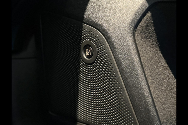 Ford FOCUS Wagon 1.0 EcoBoost Titanium Business Navi|Cruise|Trekhaak|Stoel+Stuur verw|Carplay|B&O|PDC V+A|N.A.P|Apk tot 11-2026