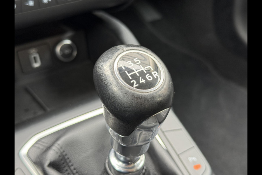 Ford FOCUS Wagon 1.0 EcoBoost Titanium Business Navi|Cruise|Trekhaak|Stoel+Stuur verw|Carplay|B&O|PDC V+A|N.A.P|Apk tot 11-2026