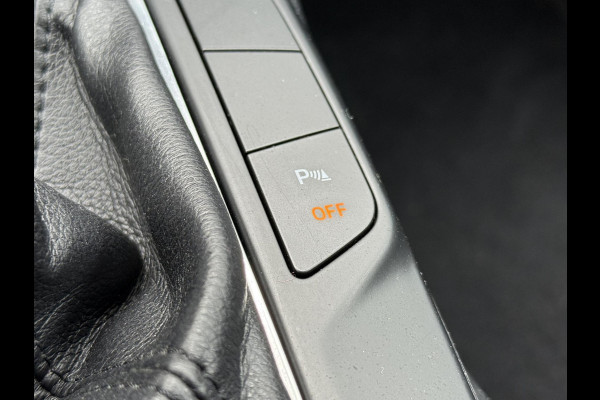 Ford FOCUS Wagon 1.0 EcoBoost Titanium Business Navi|Cruise|Trekhaak|Stoel+Stuur verw|Carplay|B&O|PDC V+A|N.A.P|Apk tot 11-2026