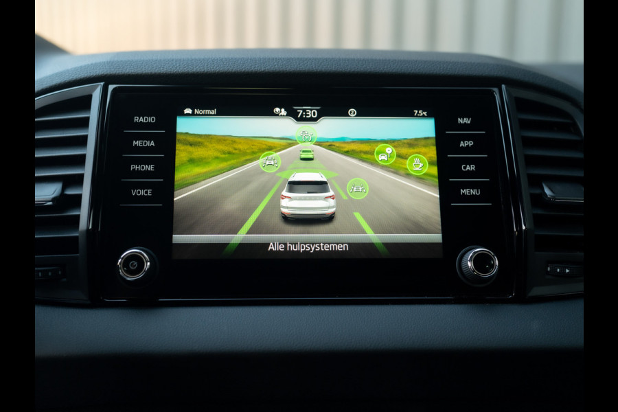 Škoda Karoq 1.5 TSI ACT Sportline Business | Elk. A-klep | 19'' | Camera | Prijs Rijklaar!!