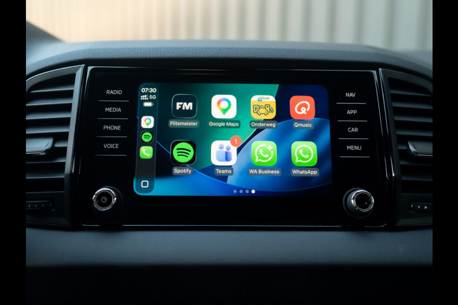 Škoda Karoq 1.5 TSI ACT Sportline Business | Elk. A-klep | 19'' | Camera | Prijs Rijklaar!!