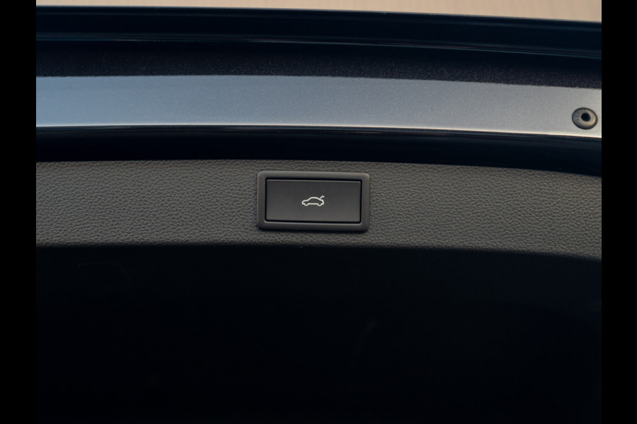 Škoda Karoq 1.5 TSI ACT Sportline Business | Elk. A-klep | 19'' | Camera | Prijs Rijklaar!!