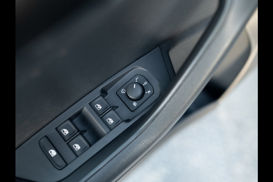 Škoda Karoq 1.5 TSI ACT Sportline Business | Elk. A-klep | 19'' | Camera | Prijs Rijklaar!!