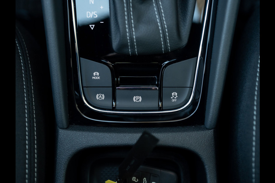 Škoda Karoq 1.5 TSI ACT Sportline Business | Elk. A-klep | 19'' | Camera | Prijs Rijklaar!!