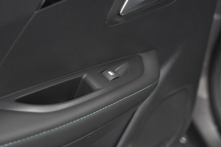 Peugeot 208 PureTech 100 Allure Pack | Parkeersensoren | Apple Carplay | Stoelverwarming