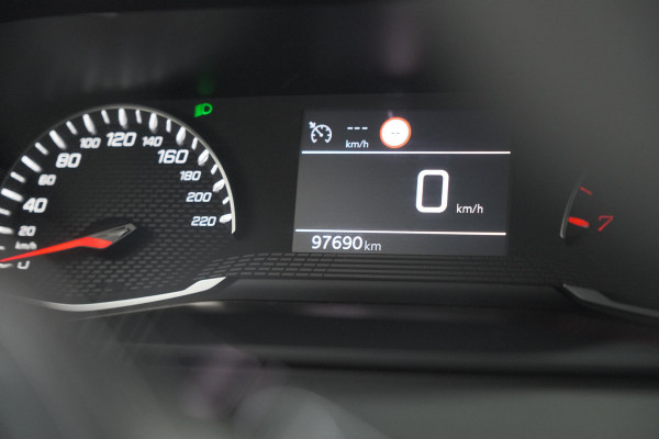 Peugeot 208 PureTech 100 Allure Pack | Parkeersensoren | Apple Carplay | Stoelverwarming
