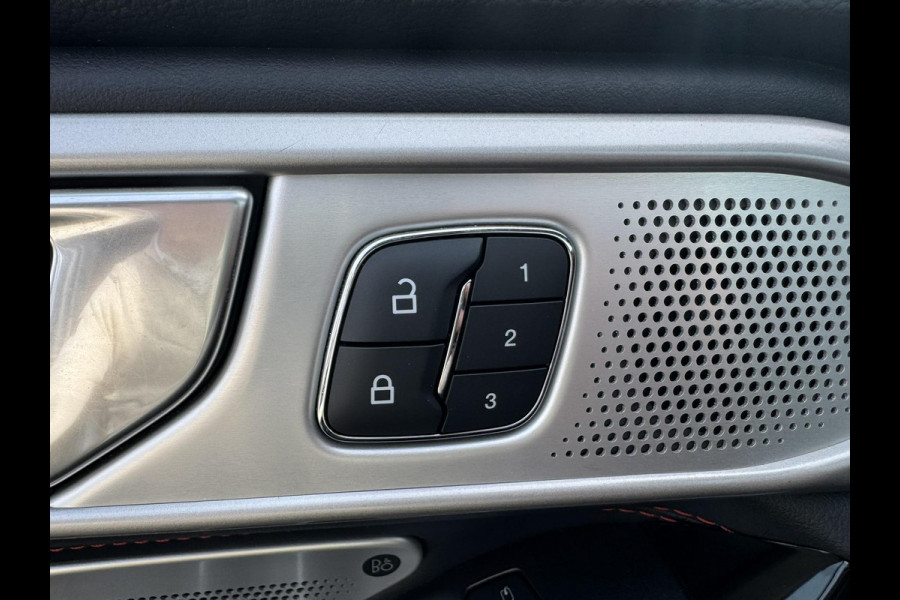 Ford Explorer 3.0 V6 EcoBoost PHEV ST-Line | SCI | 457pk | Orig. NL Auto | BTW verrekenbaar | Trekhaak | 2 bandenset | Panorama dak | Adaptieve Cruise