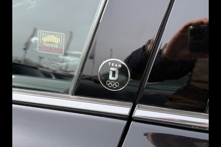 Toyota C-HR 2.0 Hybrid Team D | ACC | Camera | Keyless | Dodehoek | 18 inch