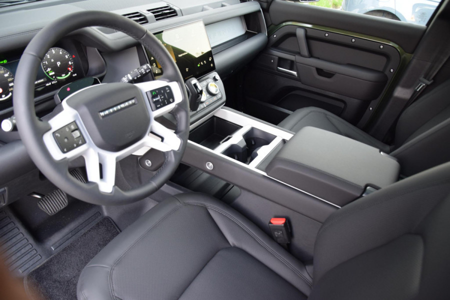 Land Rover Defender 110 P300e 110 Forest Edition