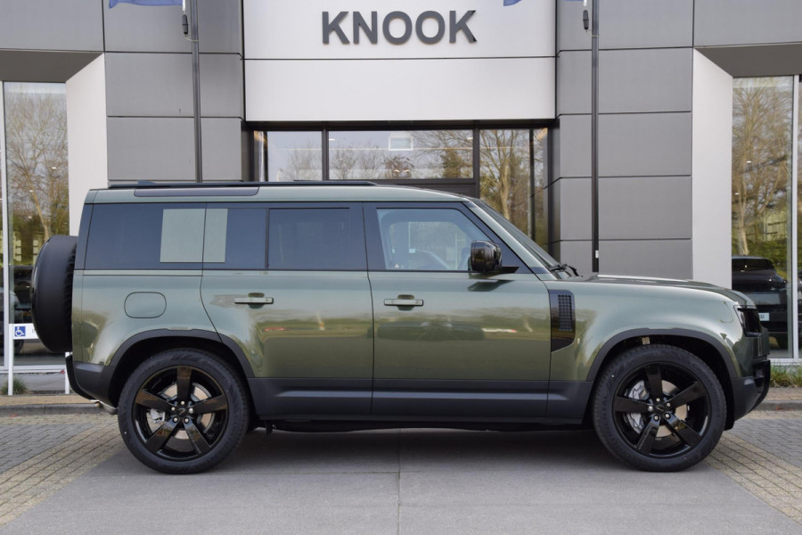 Land Rover Defender 110 P300e 110 Forest Edition