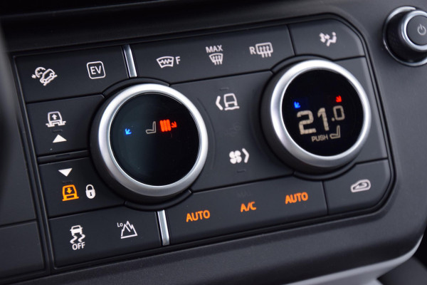 Land Rover Defender 110 P300e 110 Forest Edition